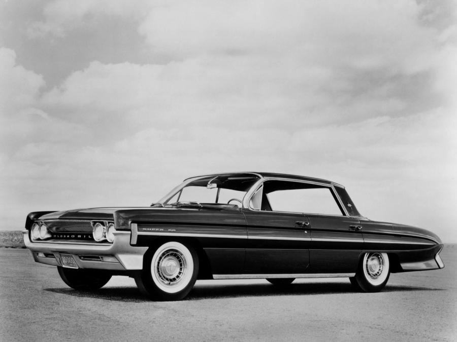 Oldsmobile Super 88 Holiday Sedan '1961